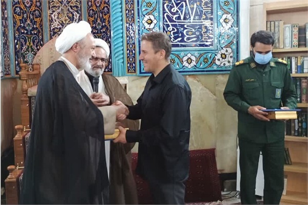 آئین تجلیل از ائمه جماعت جانباز و ایثارگر