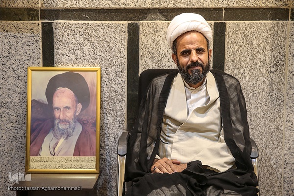 حجت‌الاسلام و المسلمین محمد حسین محسنی گرکانی، فرزند آیت‌الله گرکانی که در غیاب پدر امامت مسجد را بر عهده دارد