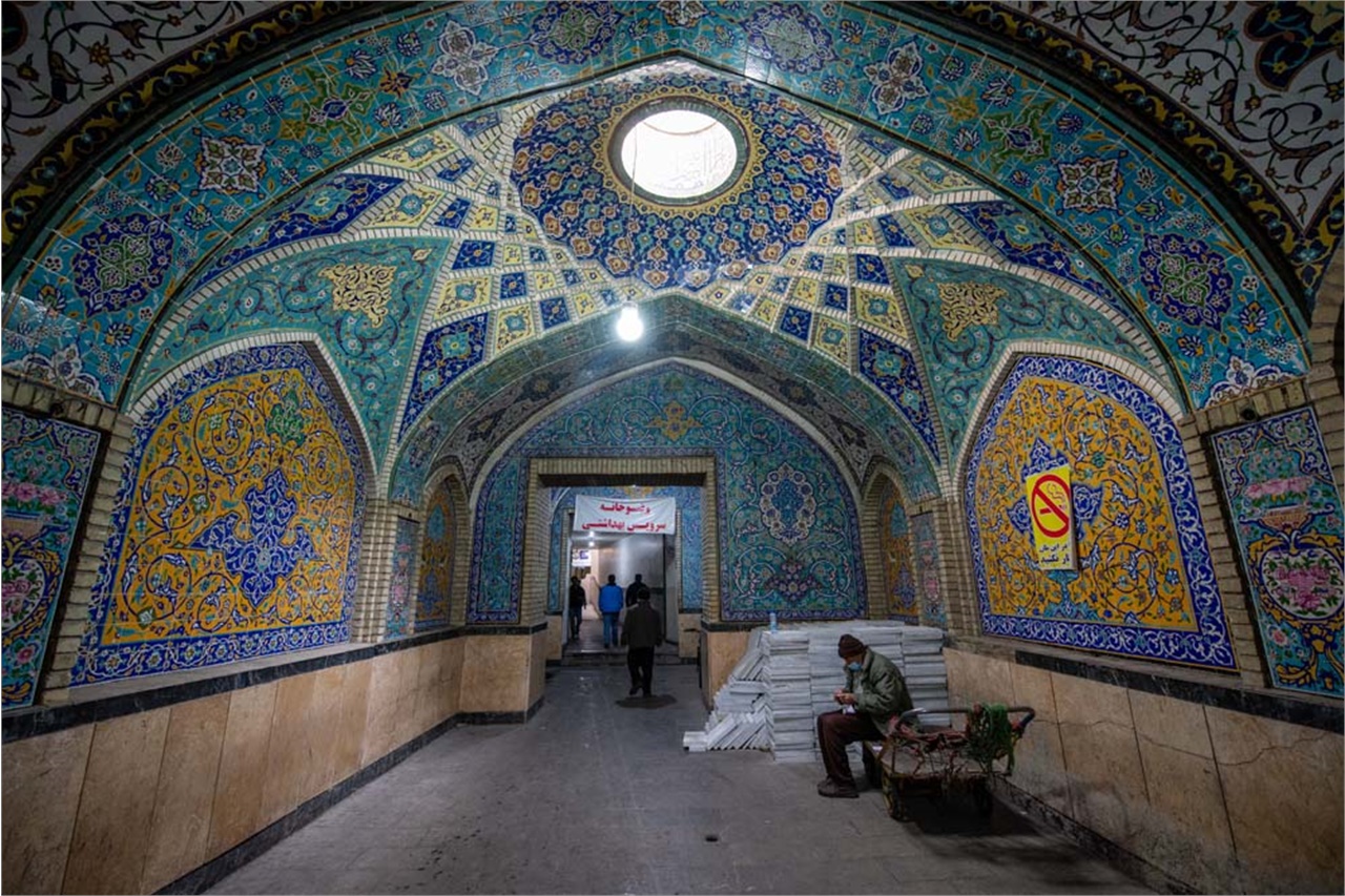 ورودی مسجد سید عزیزالله