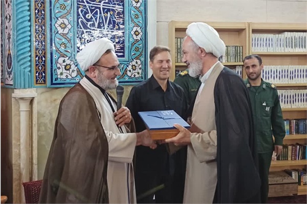 آئین تجلیل از ائمه جماعت جانباز و ایثارگر