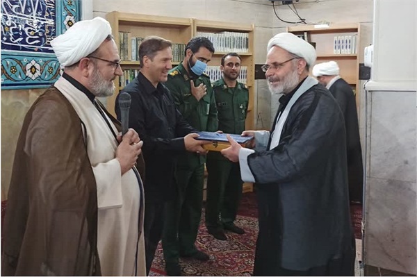 آئین تجلیل از ائمه جماعت جانباز و ایثارگر