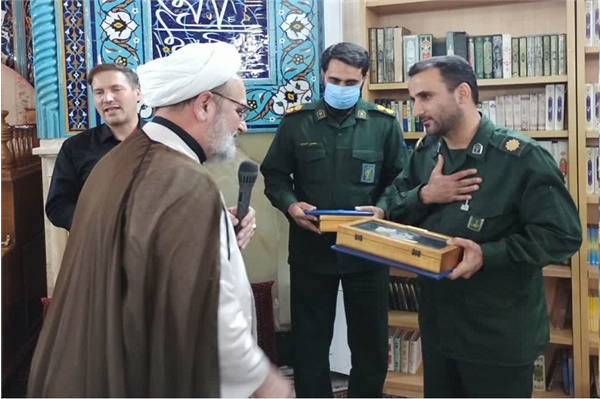 آئین تجلیل از ائمه جماعت جانباز و ایثارگر