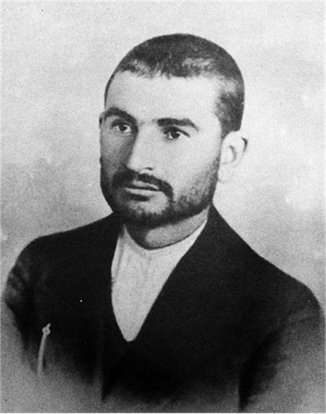 استاد لرزاده در سی سالگی