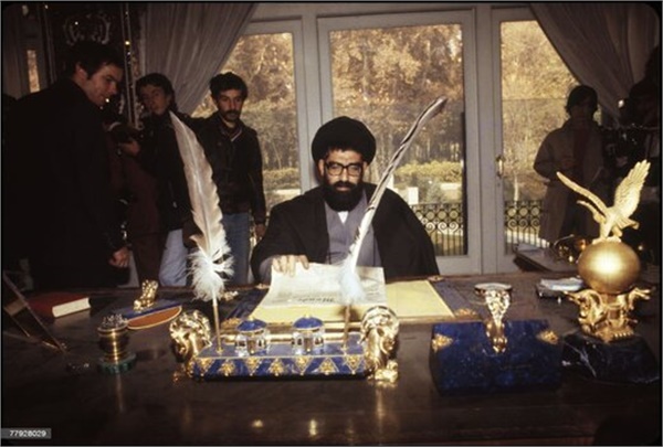 امانت دار مردم/ نقش مهم آیت الله مصطفوی در حفظ کاخ نیاوران